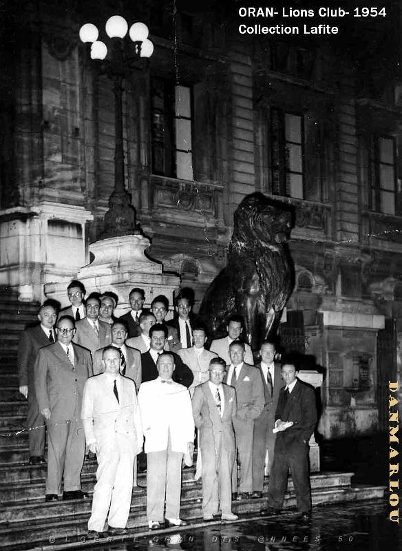 Oran - Place d'Armes - Hotel de Ville - Lions Club - 1954.jpg